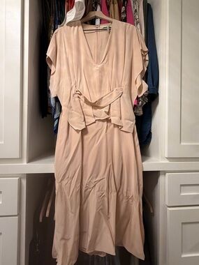 BCBG Blush Tie-Waist V-Neck Midi Dress